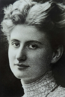 Porträtfoto Chaarlotte Pfeffer